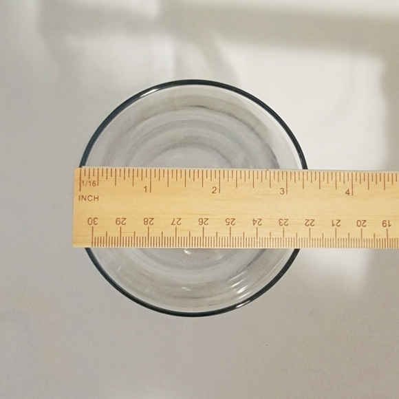 2 Glass Flower Vases, 8" and 7" Height - Picture 7 of 7